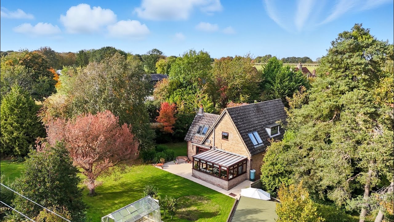 Property tour of The Retreat, Honey Tye, Leavenheath, Colchester, CO6 4NX. Represented by LUXPAD.