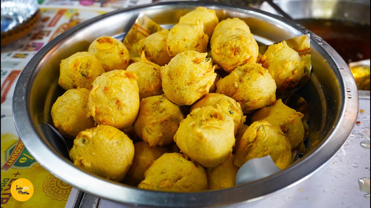 Most Popular Anand Vada Wala In Mumbai Rs. 25/- Only l Mumbai Street Food