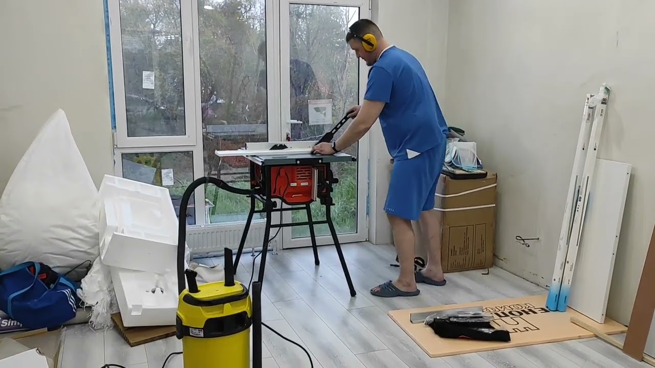 Распиловочный стол - станок BLACK+DECKER BES720, 1800 Вт