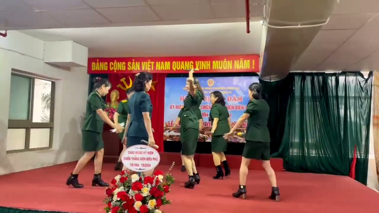 Ck: Cây Đàn Guitar Của Đại Đội Ba ,st:Xuân Hồng ,trình bày tốp nữ