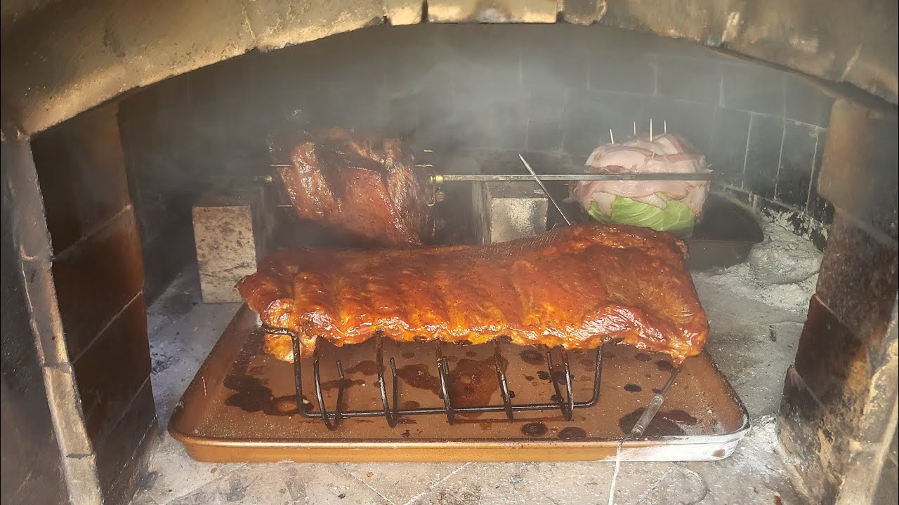 Use a Pizza Oven As a Smoker !