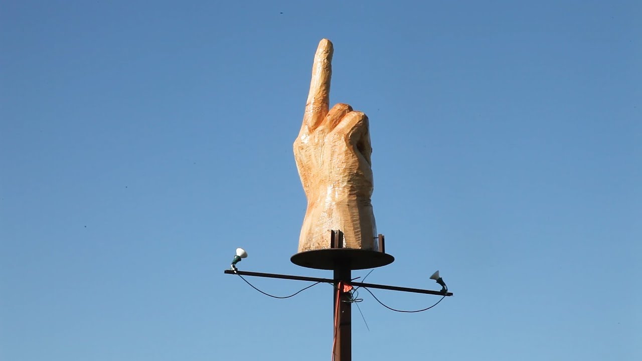 Vermont middle finger statue will stay up 