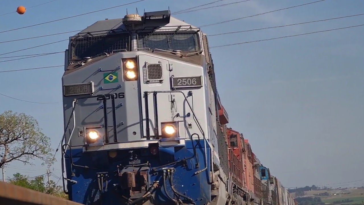 Trens da rumo dando show de formações. Trem com sete locomotivas e cruzamentos na duplicação.