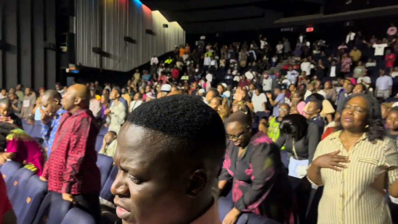 Minister Jeduthun leads worship at 7 Arts theatre In Zimbabwe