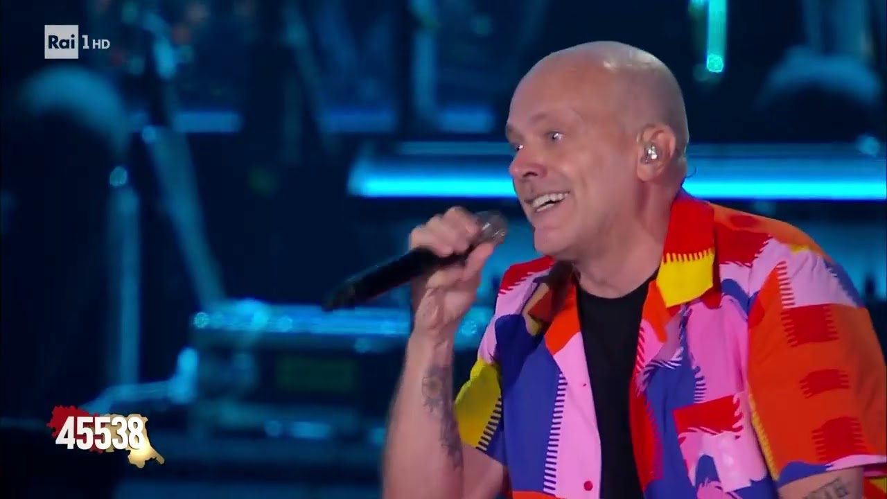 MAX PEZZALI - CON UN DECA (ITALIA LOVES ROMAGNA 2023, PER L'ALLUVIONE) HD 1080p