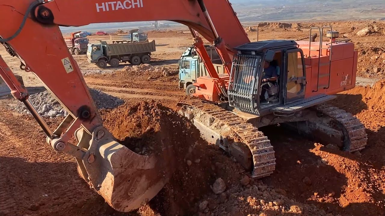 Hitachi Zaxis 670LCR Excavator Loading Trucks - Operator Anogiatis