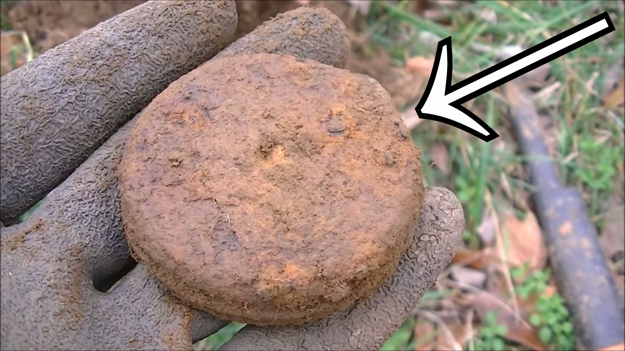 TREASURE FOUND! MONSTER HOARD IN LAWN OF DREAMS PART 2 Metal Detecting 29 Silver Coins | JDs Variety
