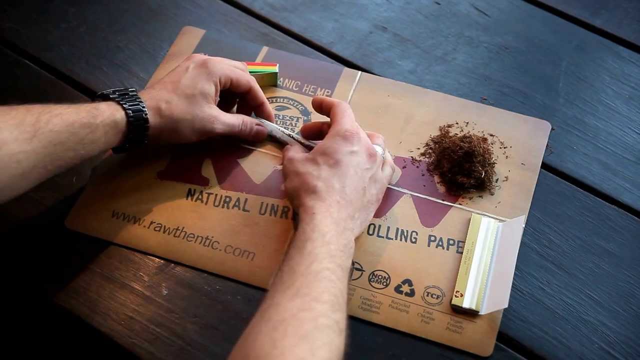 JAJA Gold Rolling Papers & Flying Tips
