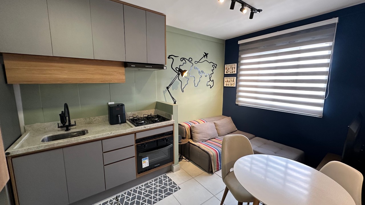 Como é morar em 32m²? TOUR pelo apartamento real do Carlos | @PlanoePlano