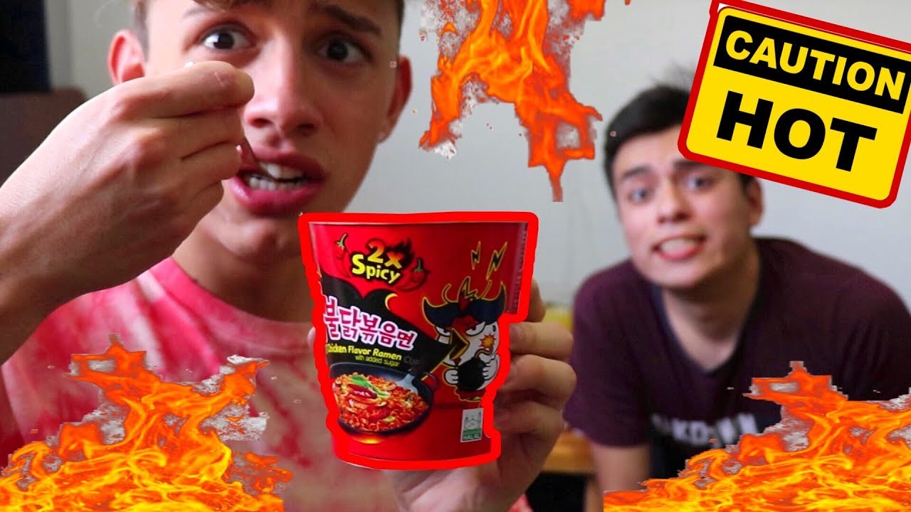 EL RAMEN MAS PICANTE de COREA VS MEXICANOS - ilika Cruz