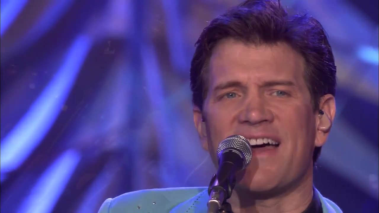Chris Isaak - Solitary Man (Live on SoundStage)