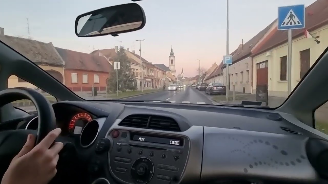 STOP táblás kereszteződés + oldaltávolság
