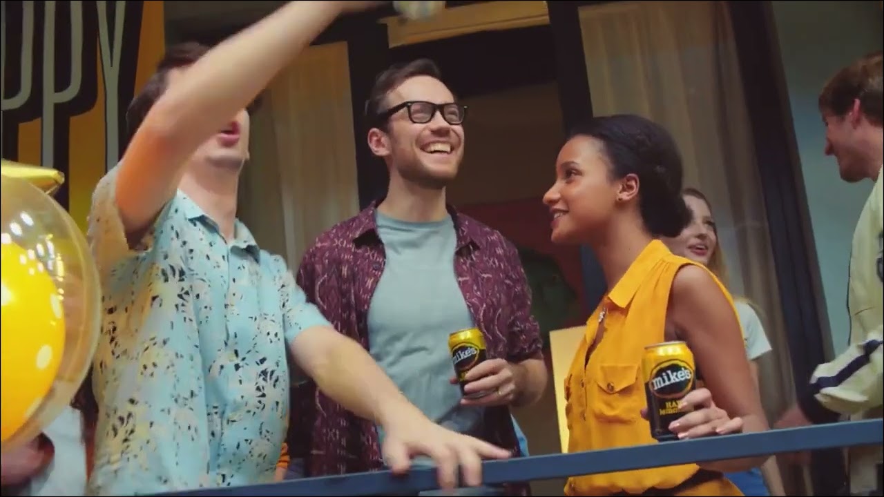 Nostalgic 2010&rsquo;s Commercial Hits