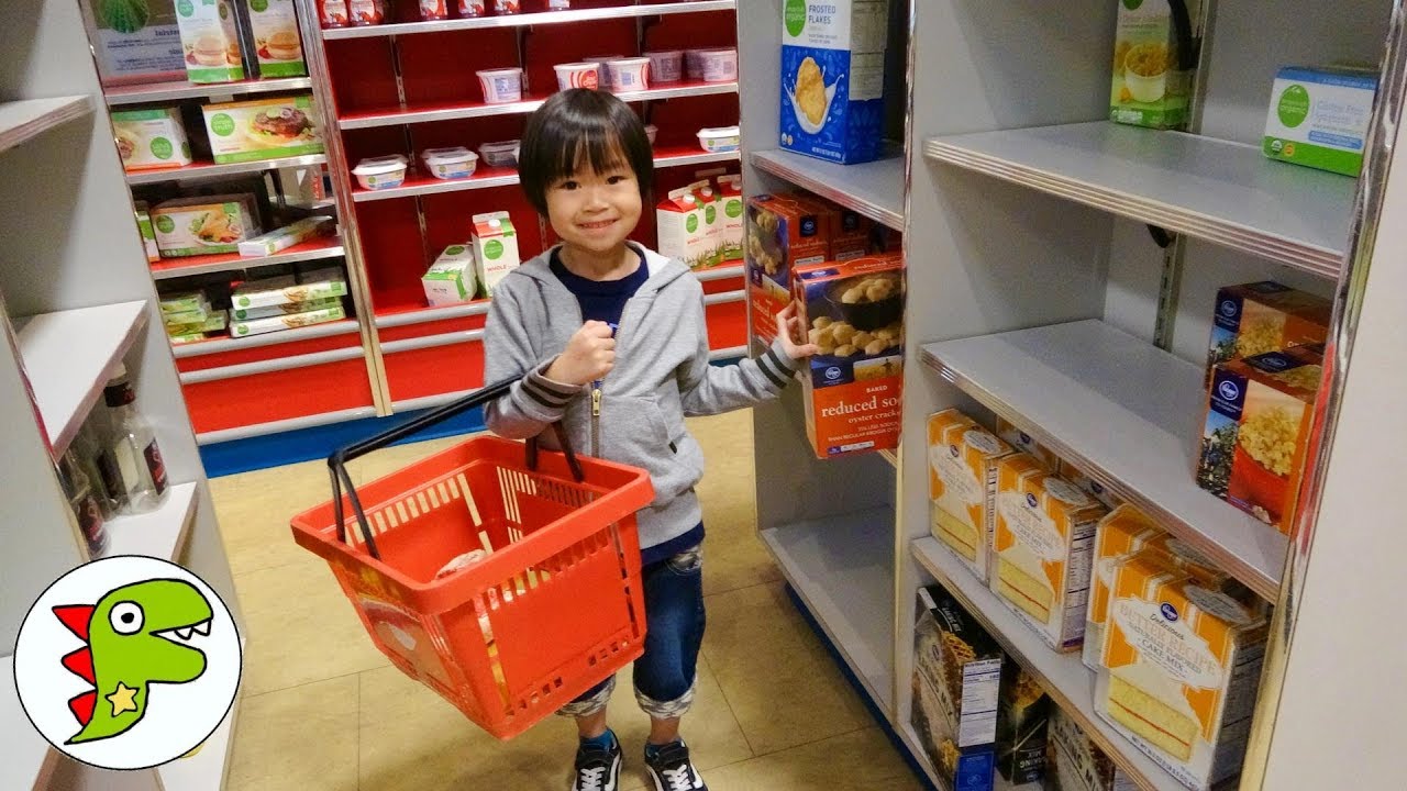 Let's buy at the supermarket!!レオくんがお買い物へ行くよ！一人で買い物できるかな？ トイキッズ