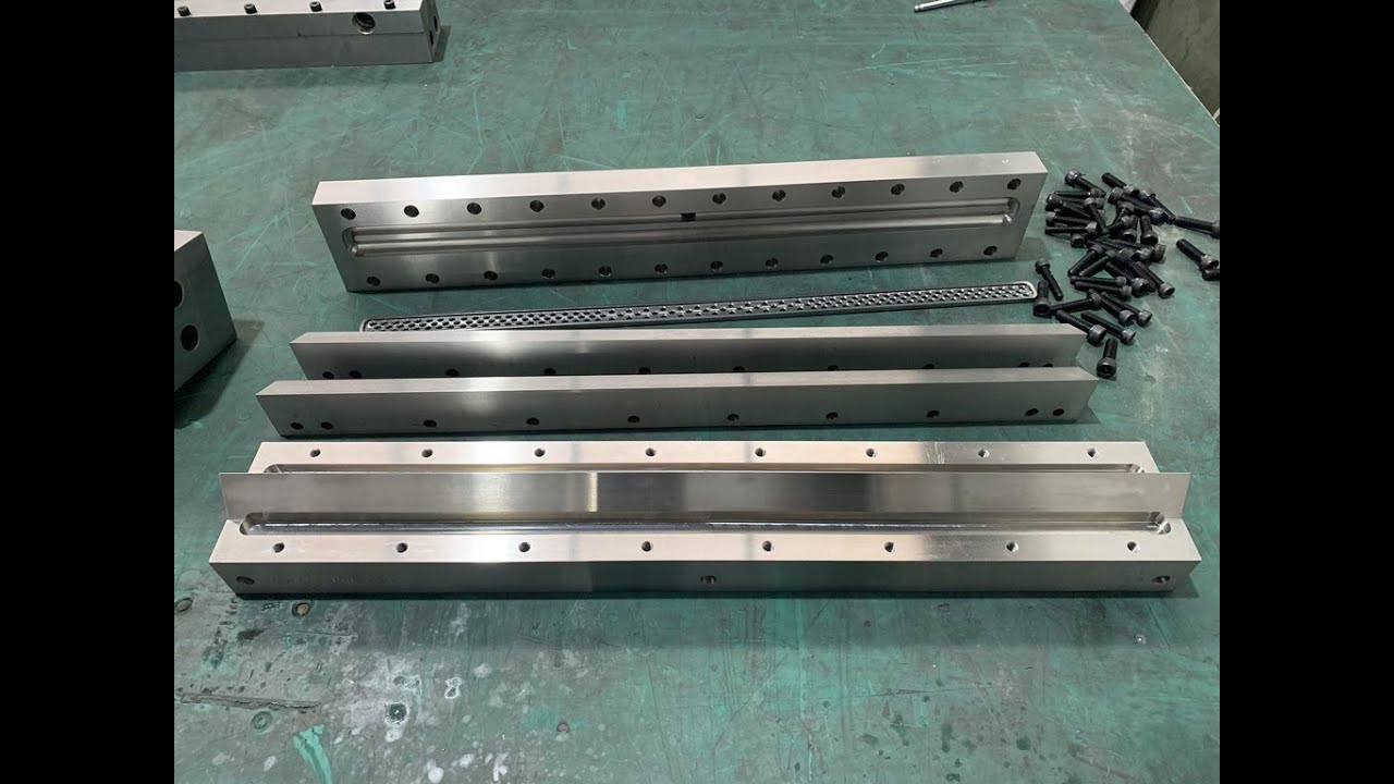 Meltblown machine Mold cleanning  and installation maintenance