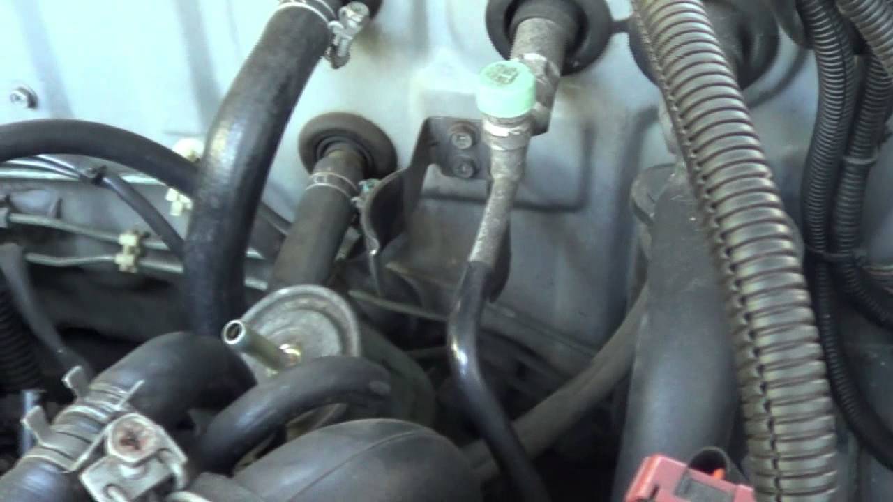 Nissan Primera 1994 SR-18 P10 Fuel Filter Change
