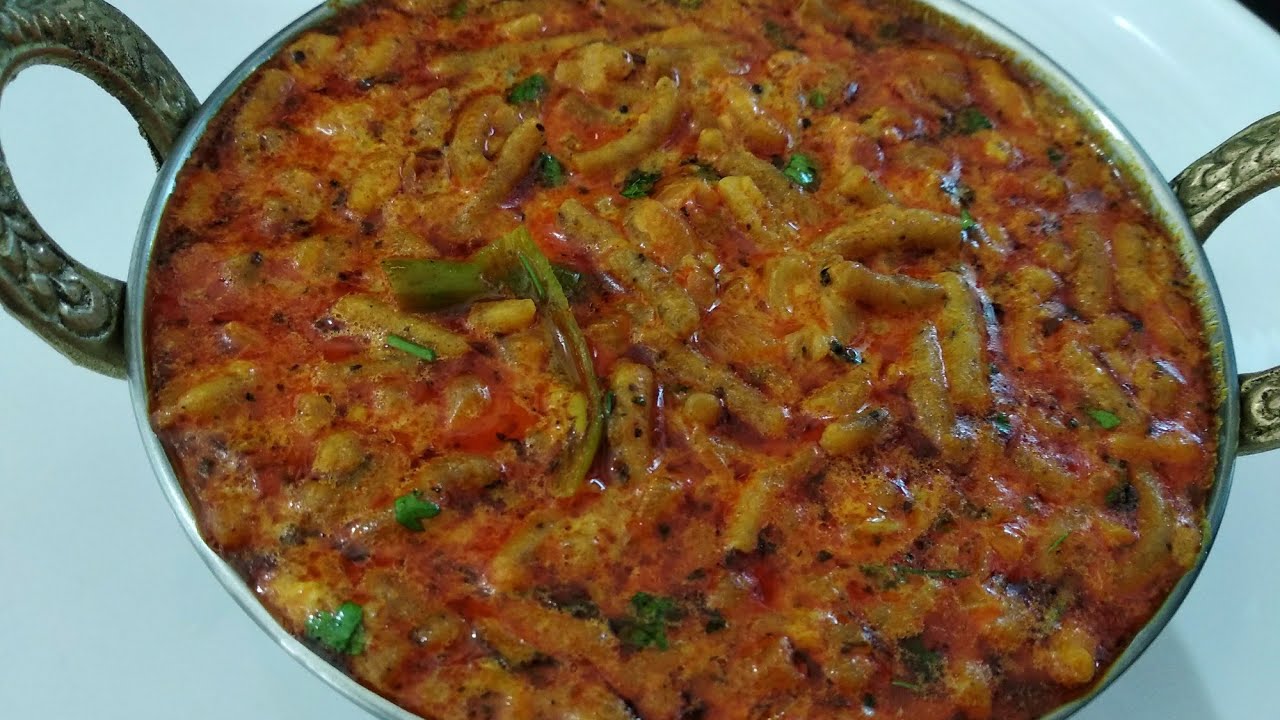 हलवाई स्टाइल शादियों में बनने वाली दूध सेव की मजेदार सब्ज़ी जब बनते देखोगे तो आज ही घर पर बनाओगे