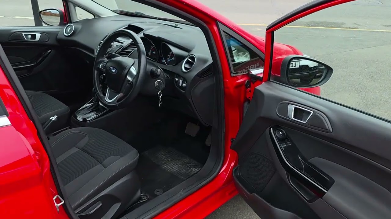 SF13 ZDA FORD FIESTA RED