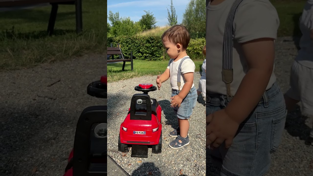 Dětsk&eacute; odr&aacute;žedlo SUV Baby Mix/Baby Mix red SUV baby bouncer