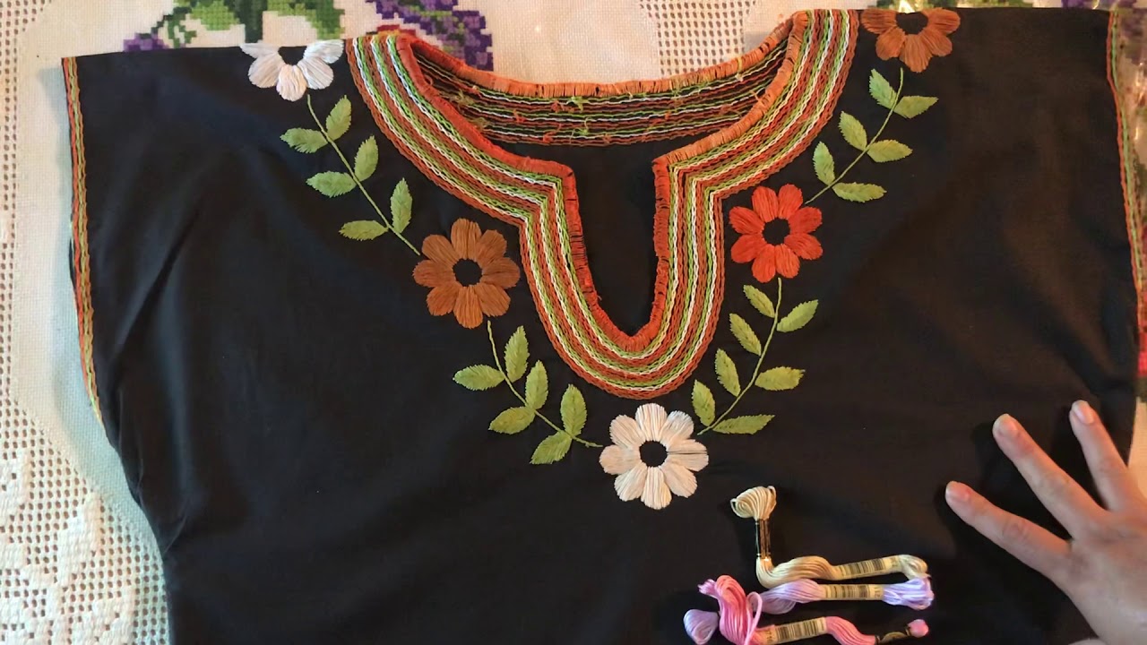Blusa bordada a mano