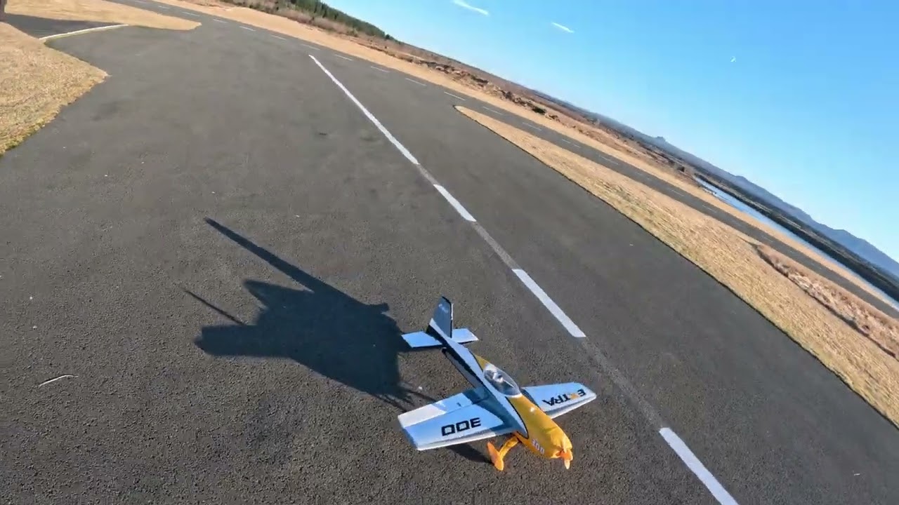 Arnarvöllur 04.02.2026. Eflite Extra 300. Cliff  was flying