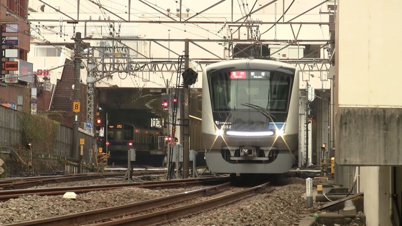 【5倍速】平日朝の小田急小田原線町田駅近くの踏切（字幕入り）