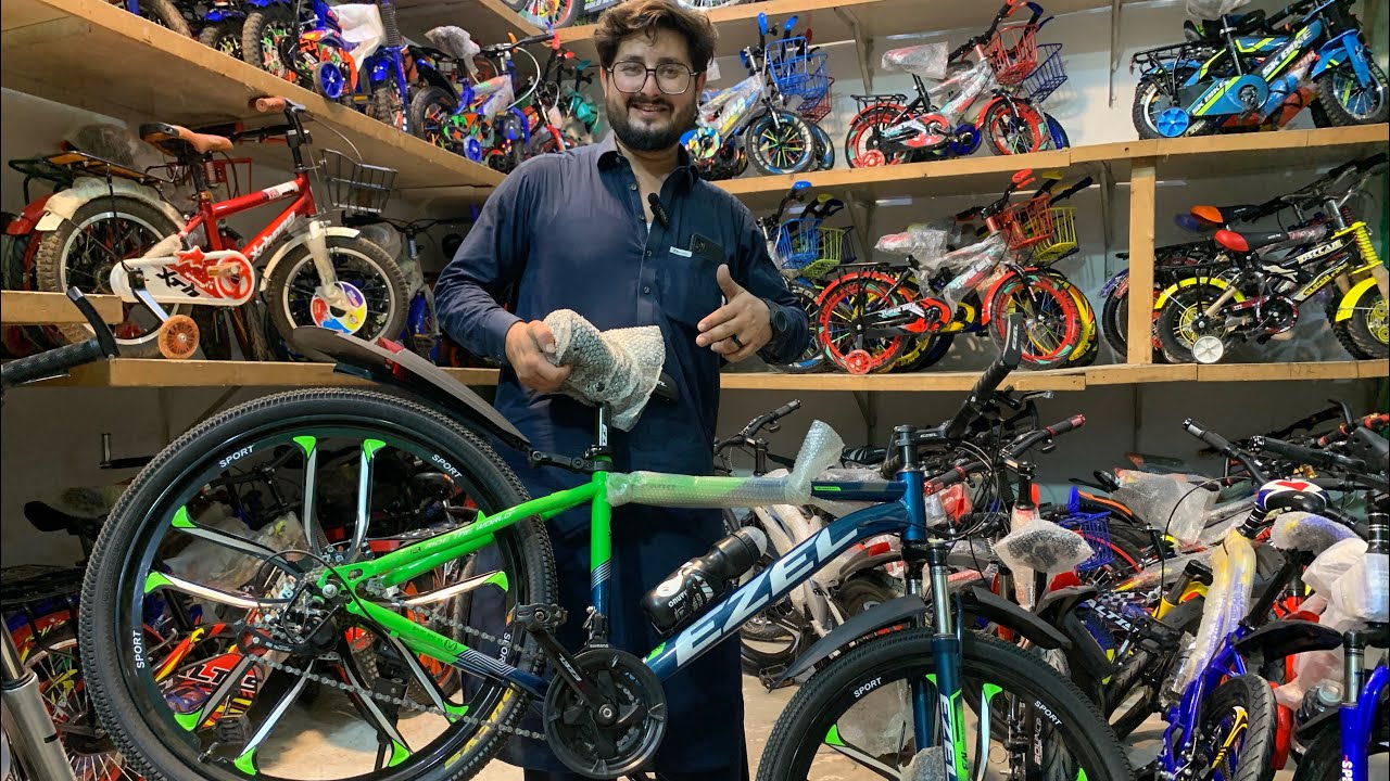 Pakistan largest cycles market are available in Peshawar karkhano market 