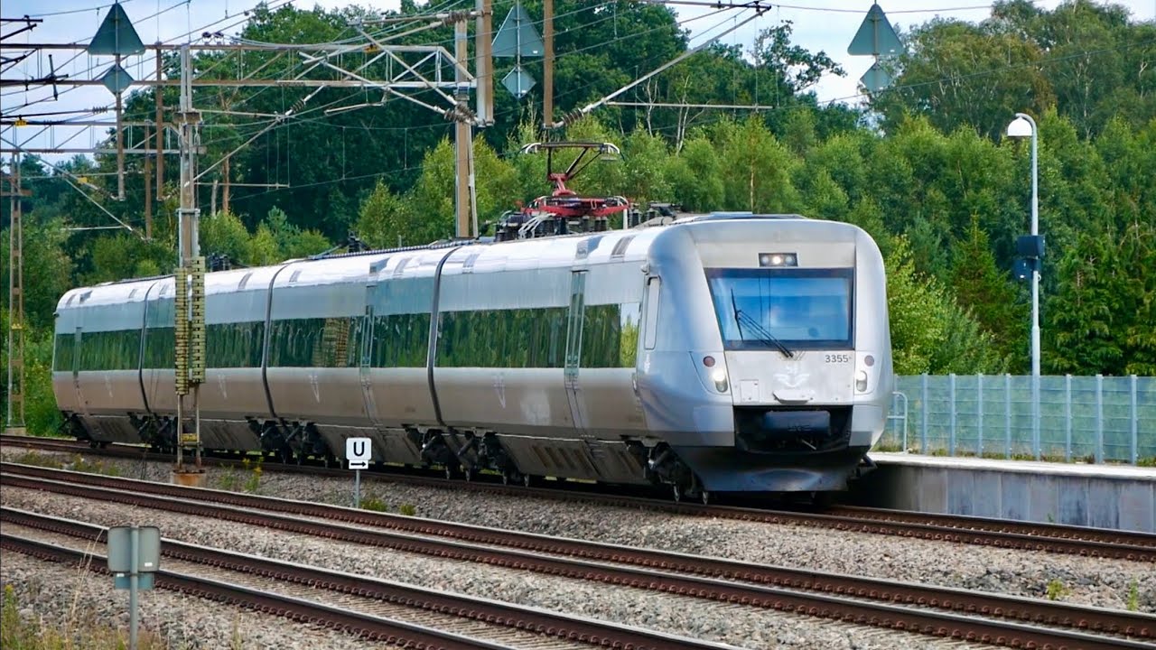 [Blåsigt] Tåg på Båstad Station