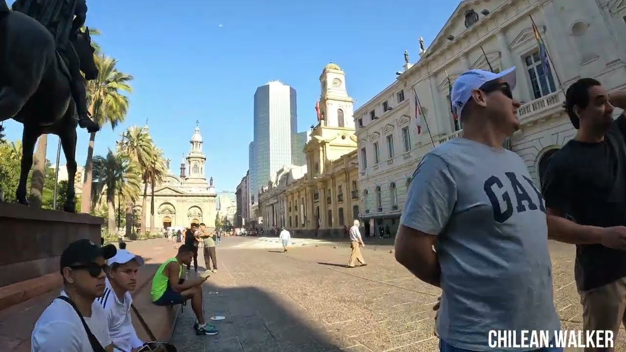 TRANQUILA MA&Ntilde;ANA en Plaza de Armas de Santiago