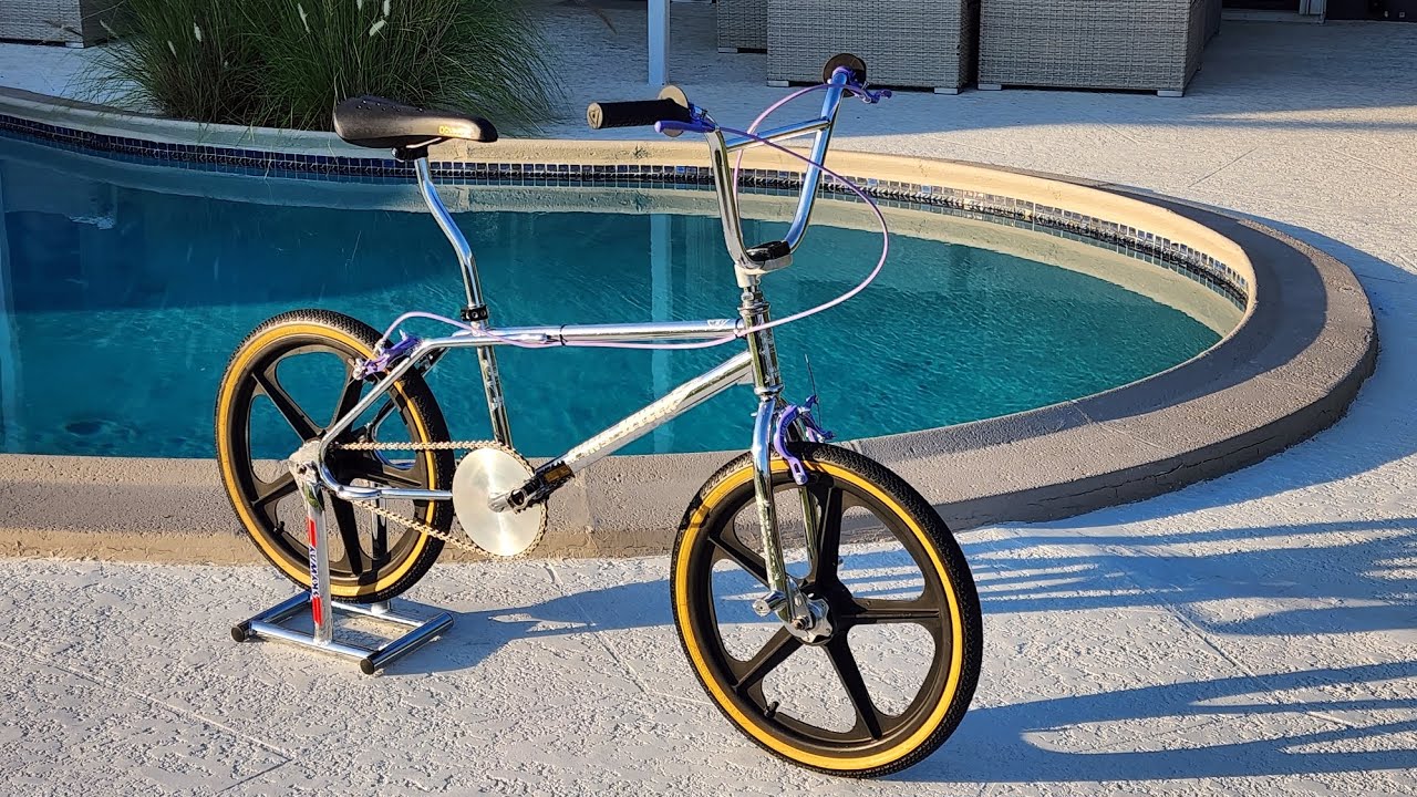 SOLD: 1985 HUTCH Wind Styler Freestyle Survivor W/ Metal Flange Skyways!!