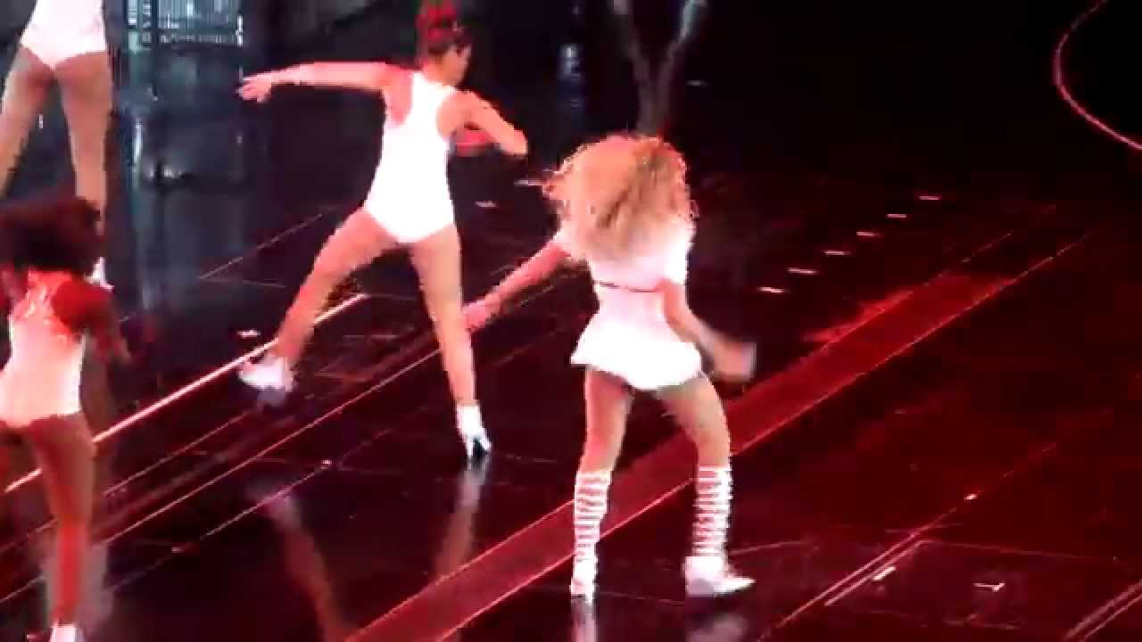 Run The World (Girls) - Beyonce Mrs Carter Show in Sydney