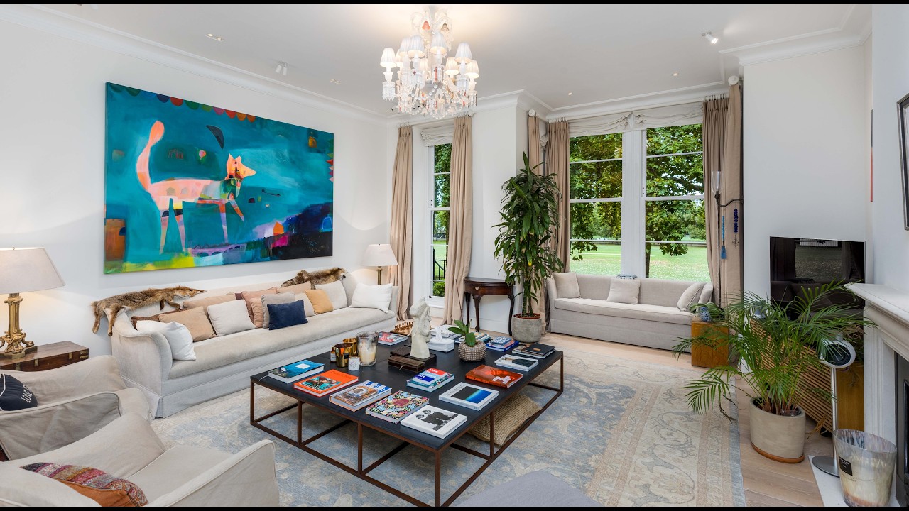 Elegant Chelsea Townhouse Overlooking Burton Court