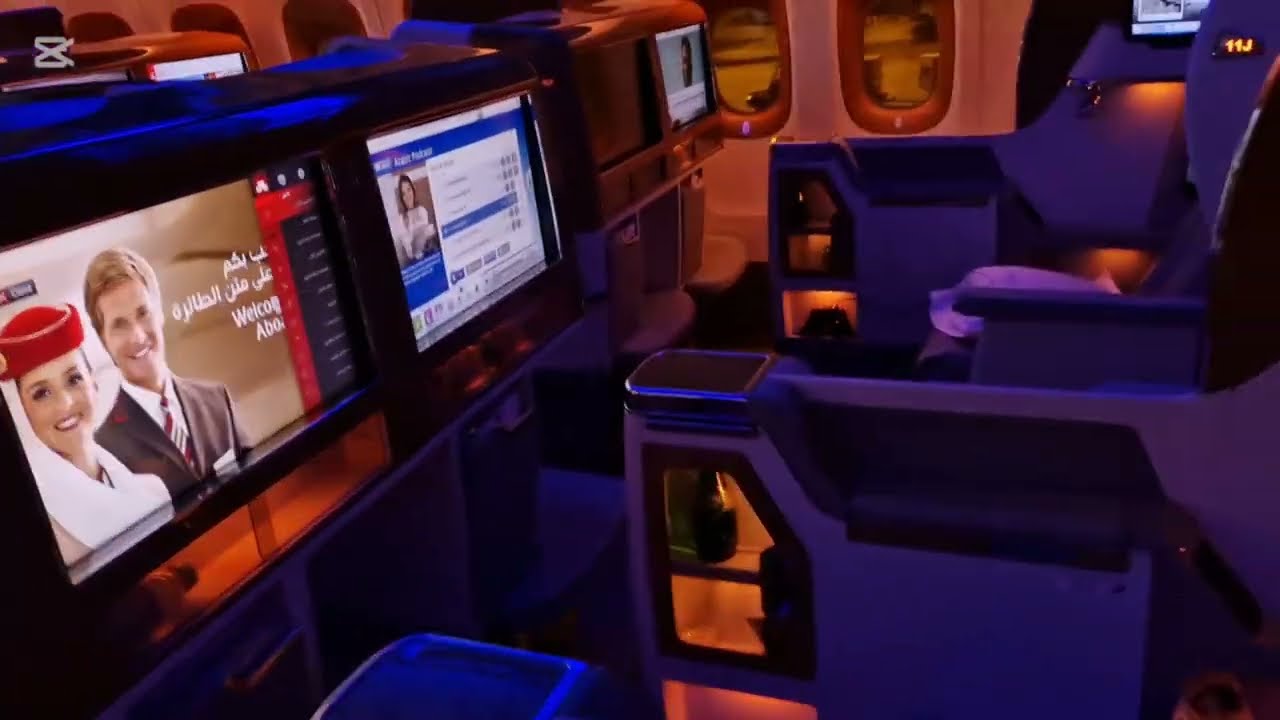 Emirates economy on a 1 hour flight | Dubai to Dammam | Plaza premium lounge
