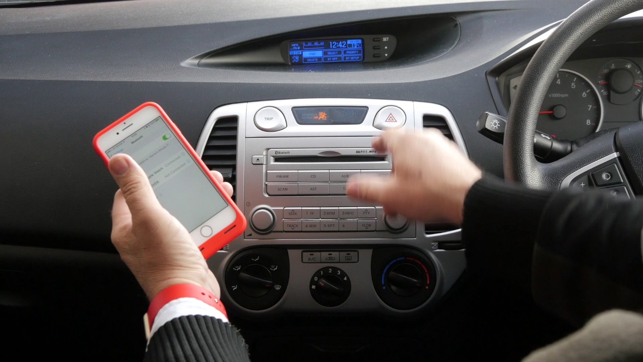 Как подключить мобильный телефон к системе Bluetooth в Hyundai i 20 1 2 Comfort Hatchback 5dr