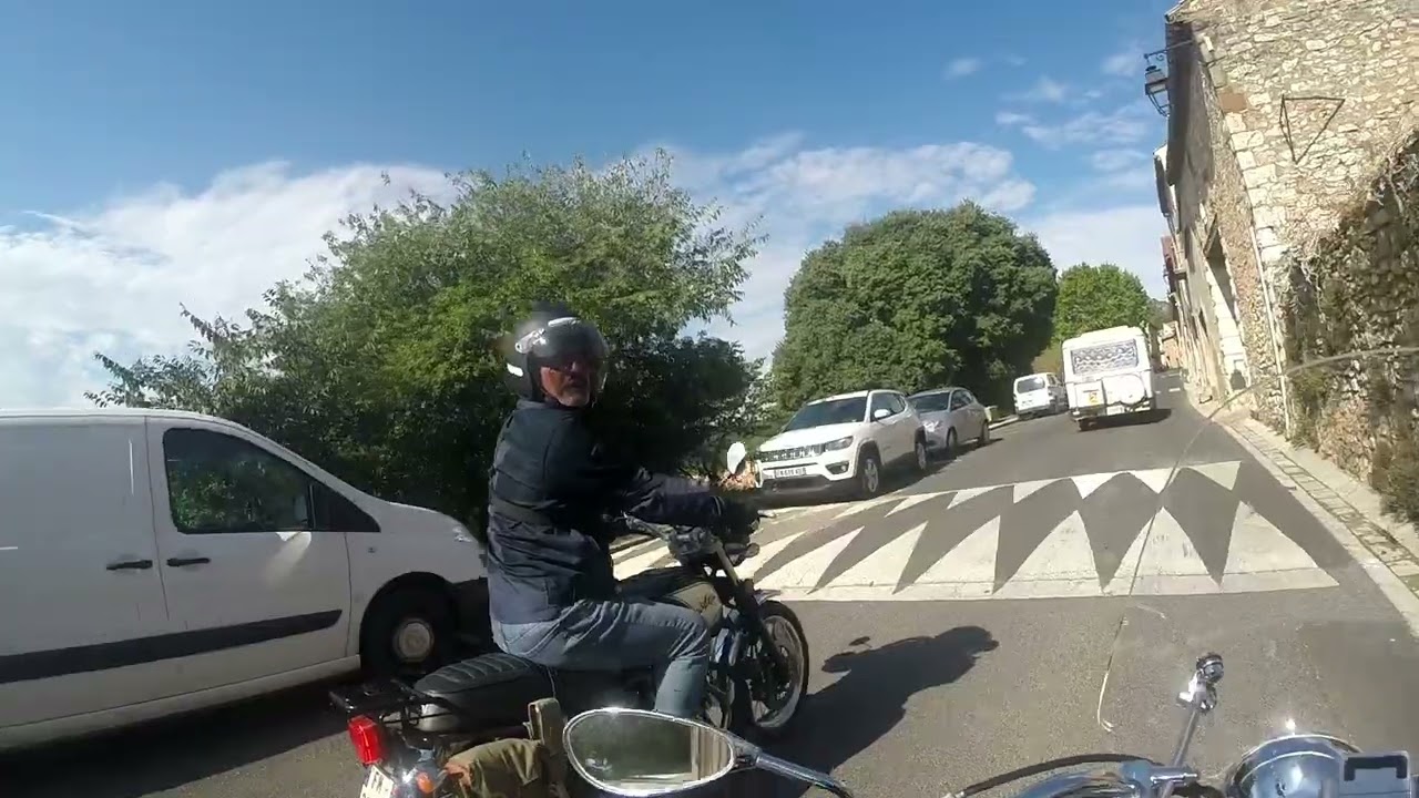 honda shadow 125 VS Orcal Astor 125. monté du col du vent.  600m de dénivelé.