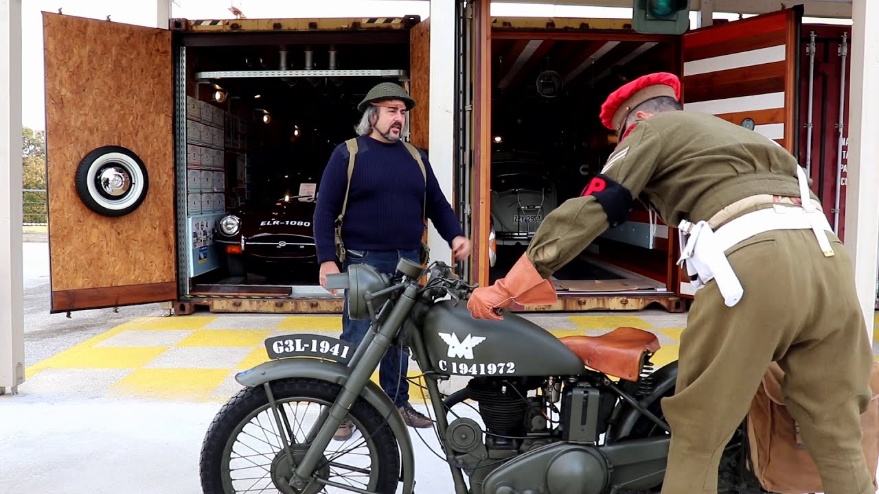 Matchless G3L . KOKKINA FEGARIA classic
