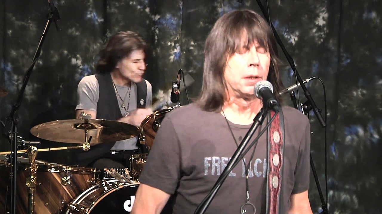 Pat Travers performs Crash & Burn on Don Odells Legends.mov