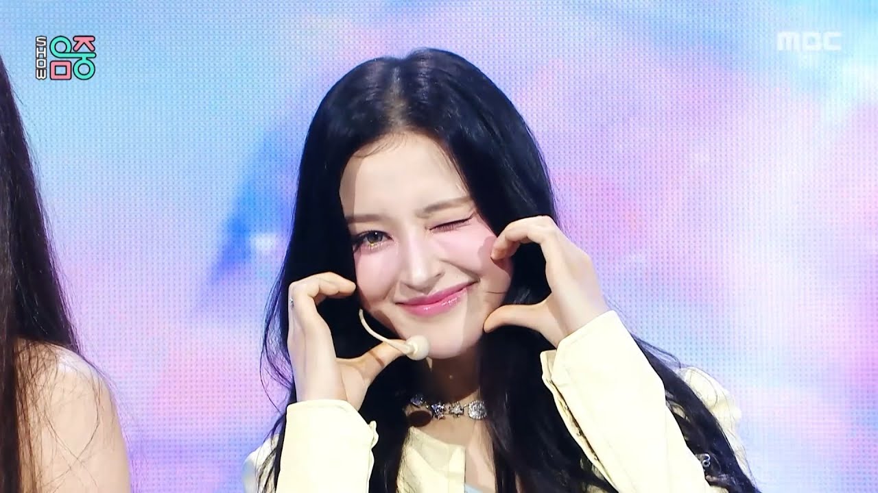 MOMOLAND (모모랜드) - RODEO | Show! MusicCore | MBC250913방송