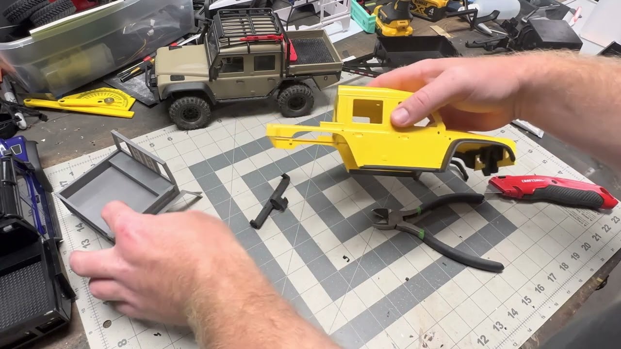 Trx4m Defender Customs ute flatbed installation