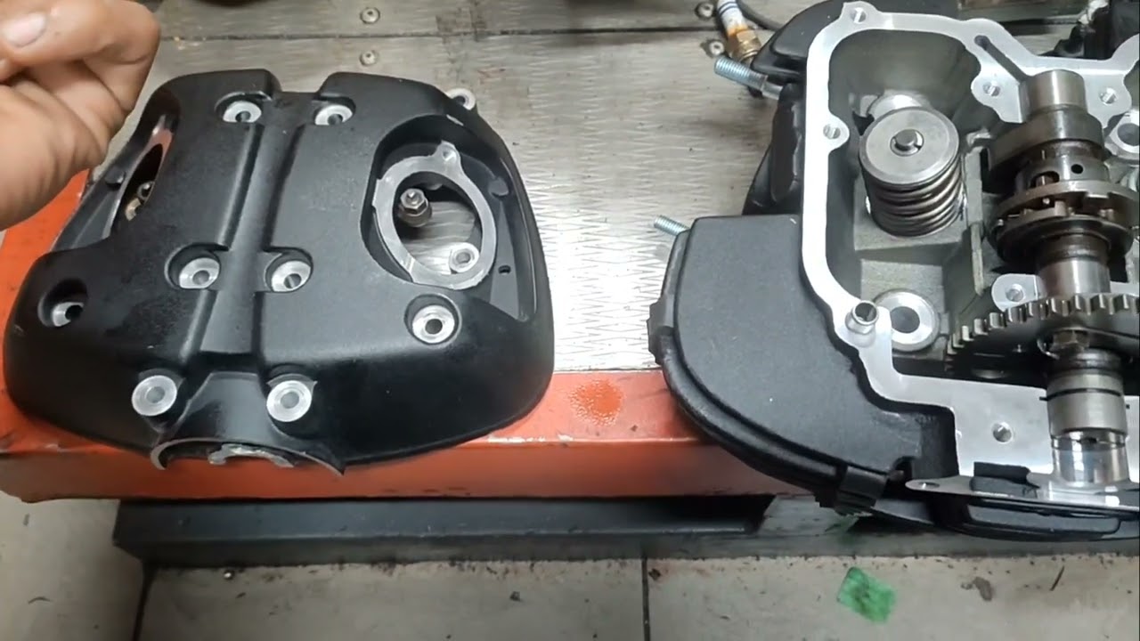  Before fixing the new head on Himalayan 411, valve clearance and timing 