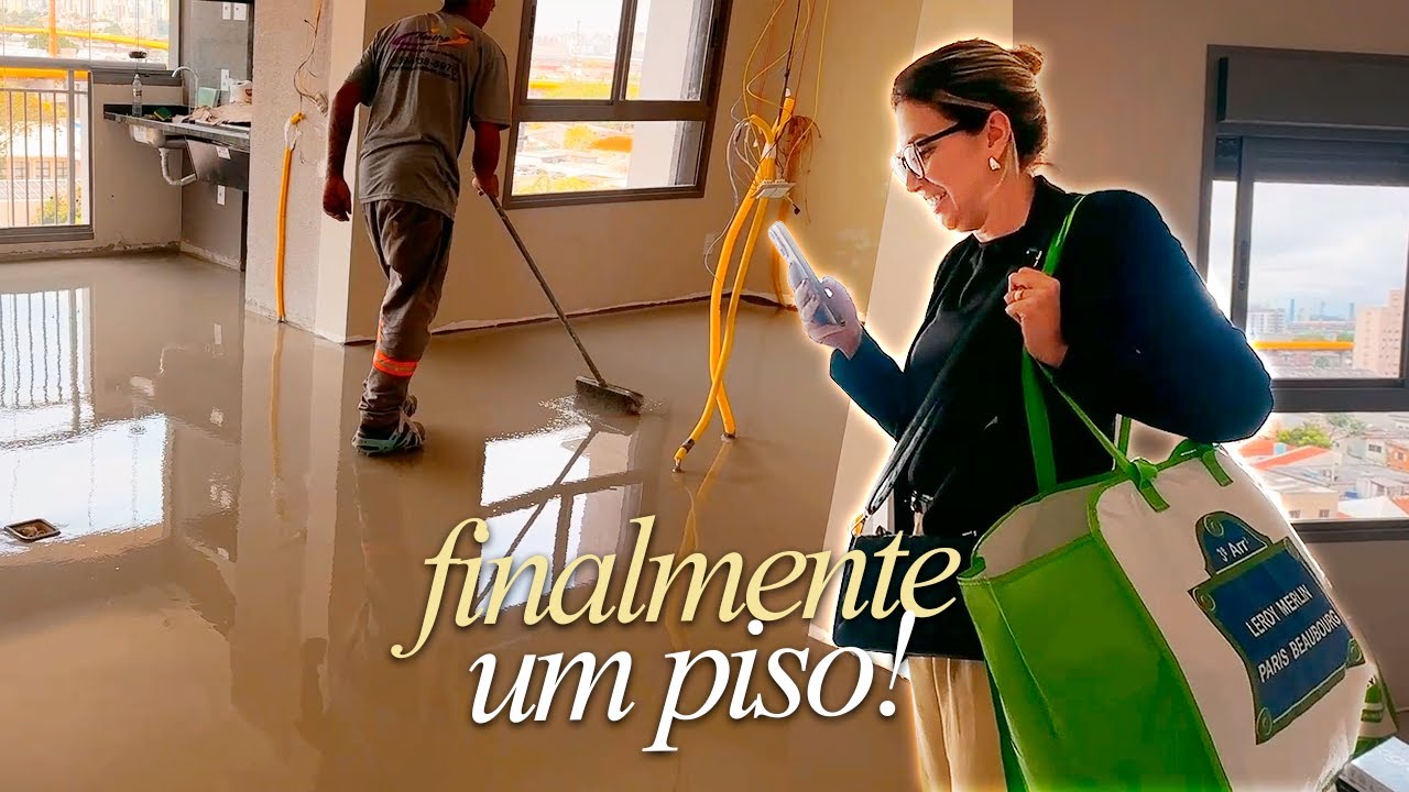 OBRA a TODO VAPOR! ENVIDRAÇAMENTO da SACADA, NIVELARAM e INSTALARAM o PISO VINILICO | Gaby Garciia