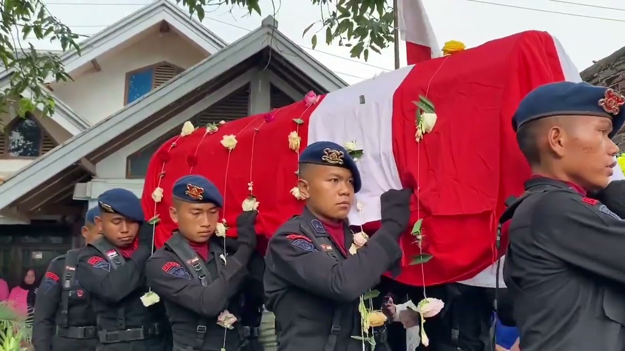 UPACARA PEMAKAMAN ALMARHUM BRIGADIR DWIKA IMANDA