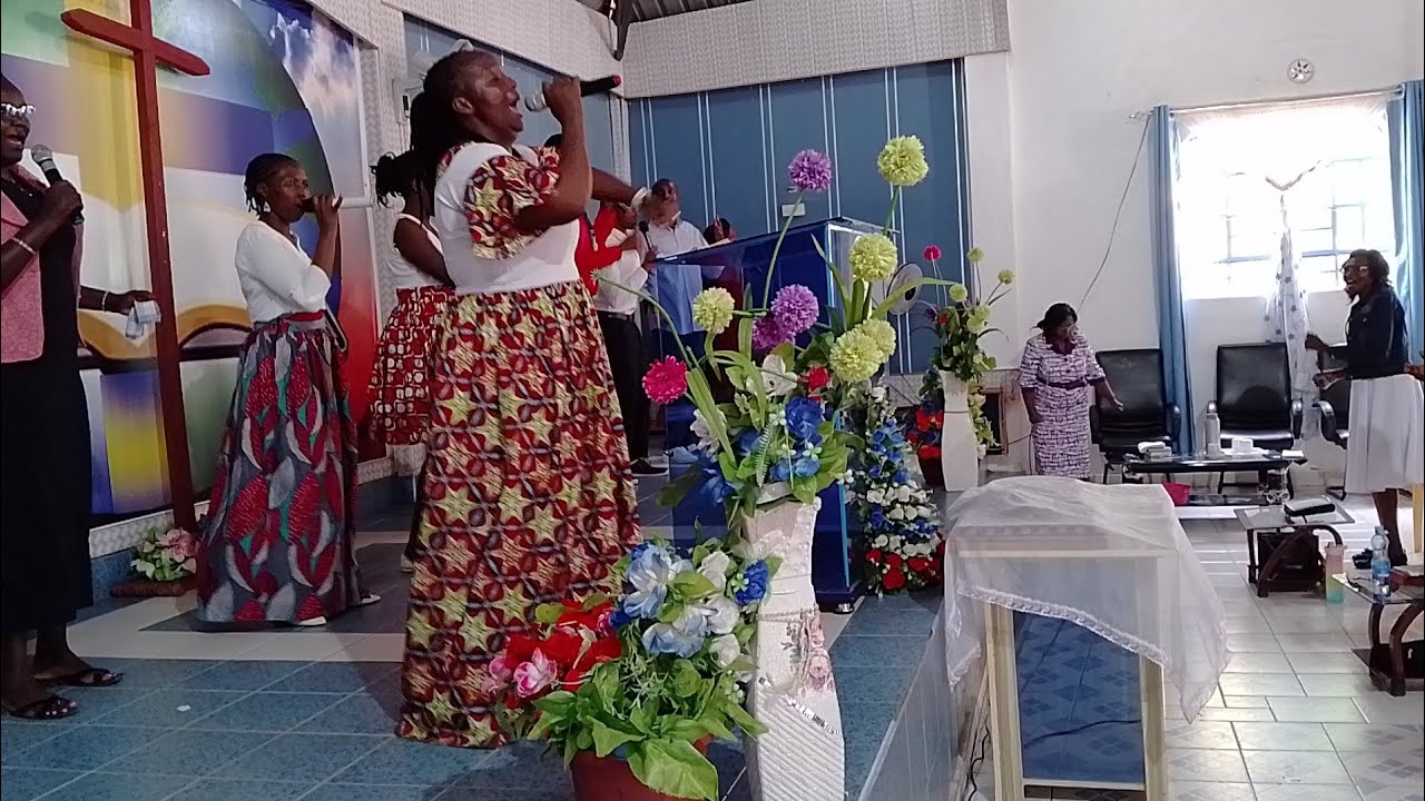 NITAKUA NADANGANYA NIKISEMA NI MIMI WEWE UKETIE JUU YA VYOTE WIMBO HUU UKAWE MANUKATO FURAHA FURAHA 