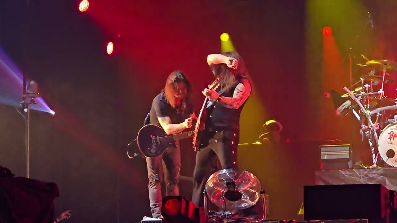 Raskasta Joulua - Clips From The Concert (Kuopio 19.12.2025) #raskastajoulua #heavychristmas #suomi
