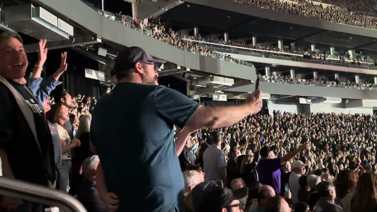 Paul McCartney Got Back Tour 2025 10/4/25 “Hey Jude” Allegiant Stadium Las Vegas Nevada🇺🇸