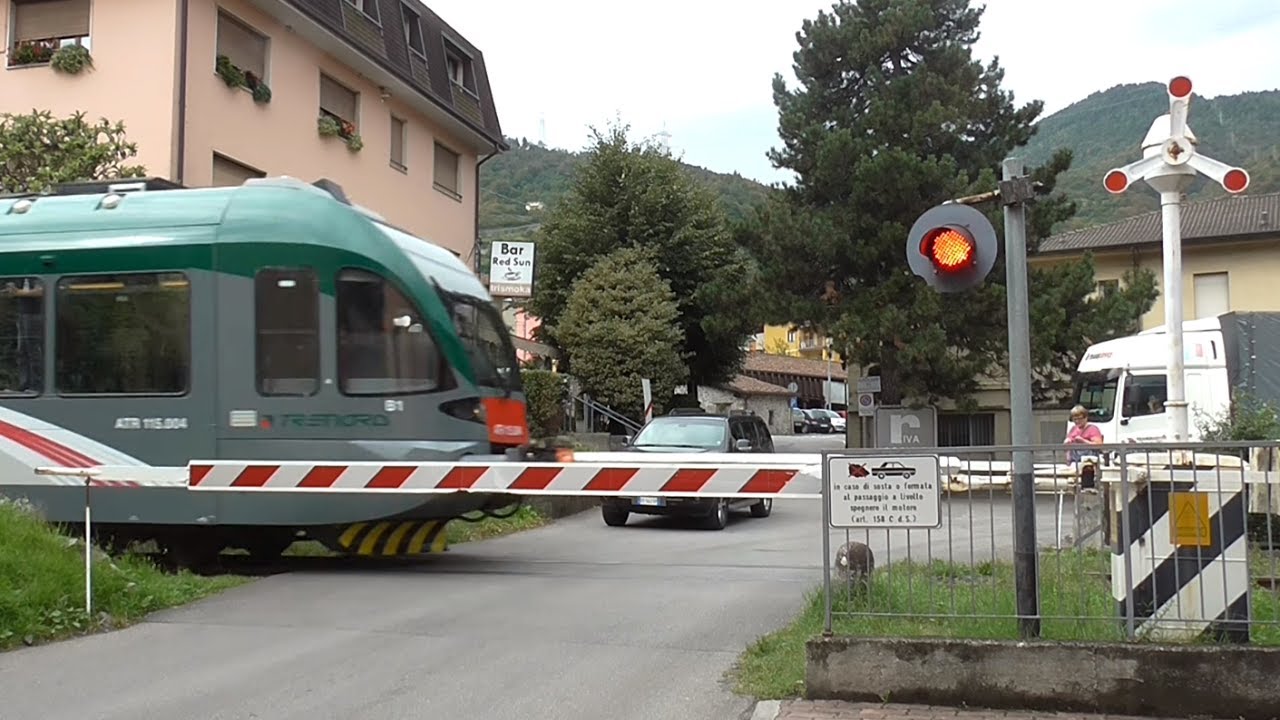 Passaggio a Livello Malegno/ Passage a niveau/ Level Crossing/ Bahnübergang/ Overweg