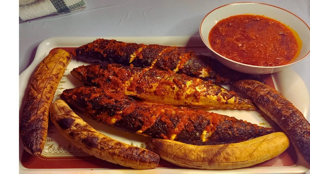 Вкусный рецепт нигерийского боле с ЖАРЕНЫМИ плантанами и рыбой в перечном соусе?