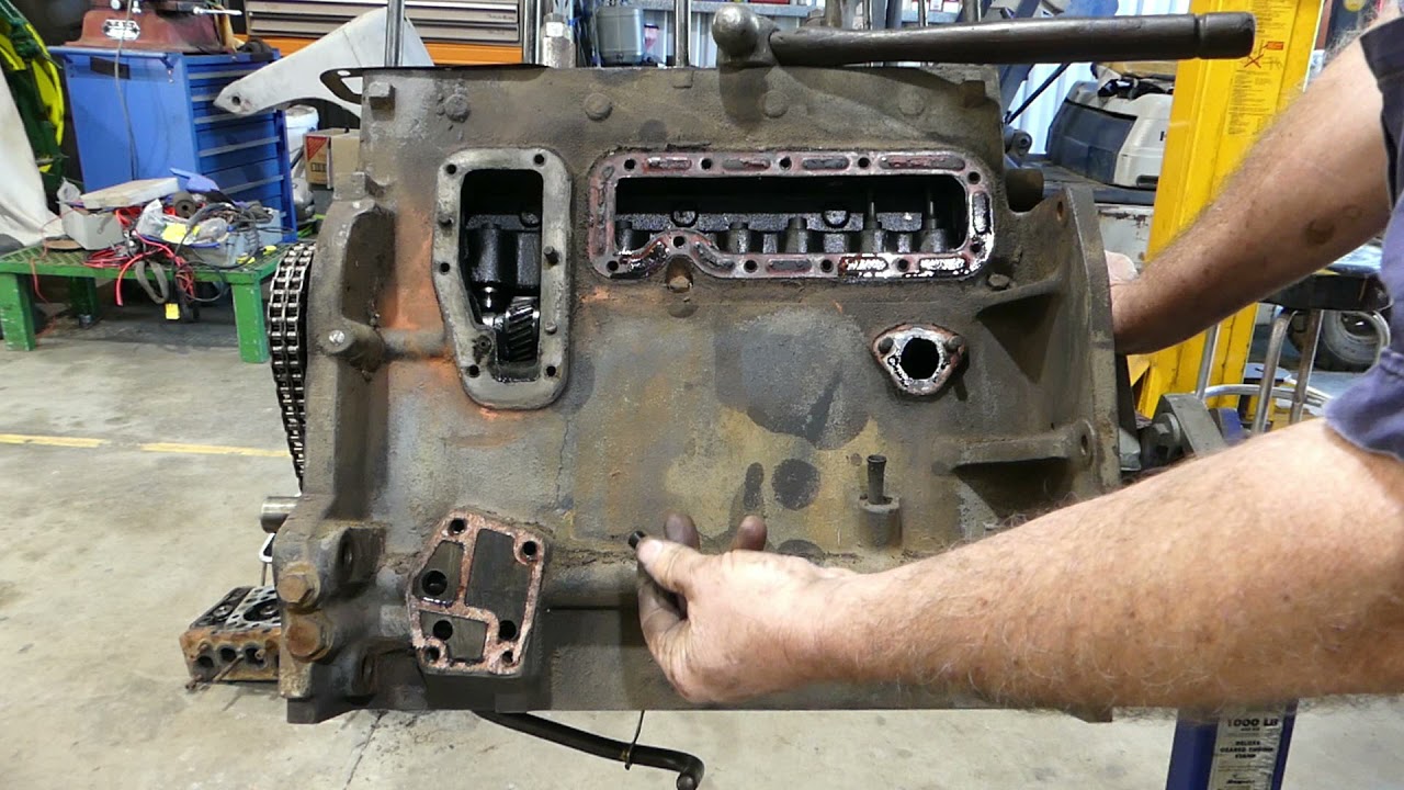 Ferguson 23C Diesel Engine Part 7 Removing the Camshaft