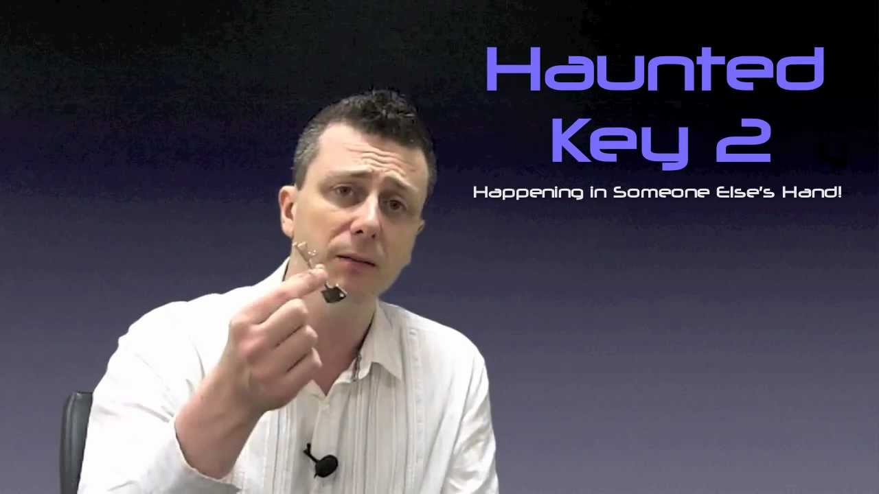 Street Hypnosis... Haunted Key in Someone Else's Hand!