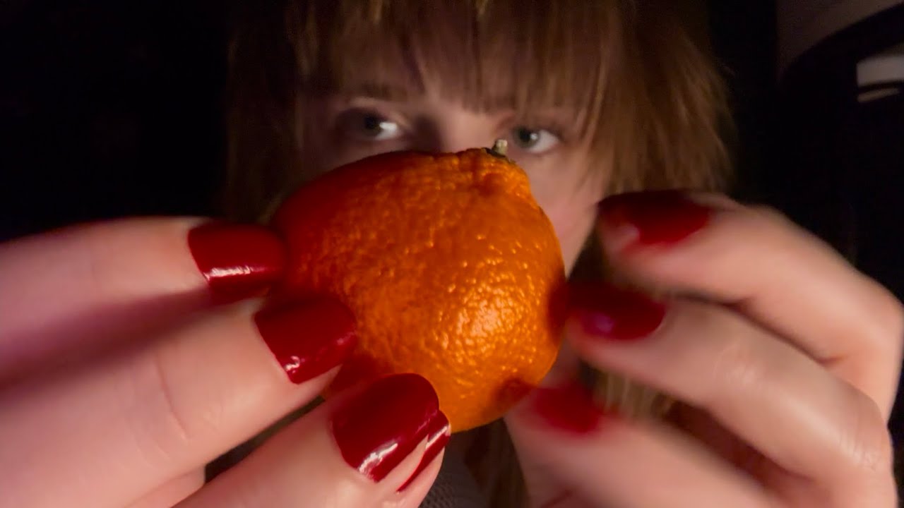 🍊How I like to eat smol orange ASMR | (Brief taps, chewing, whispering, drinking, uncut)